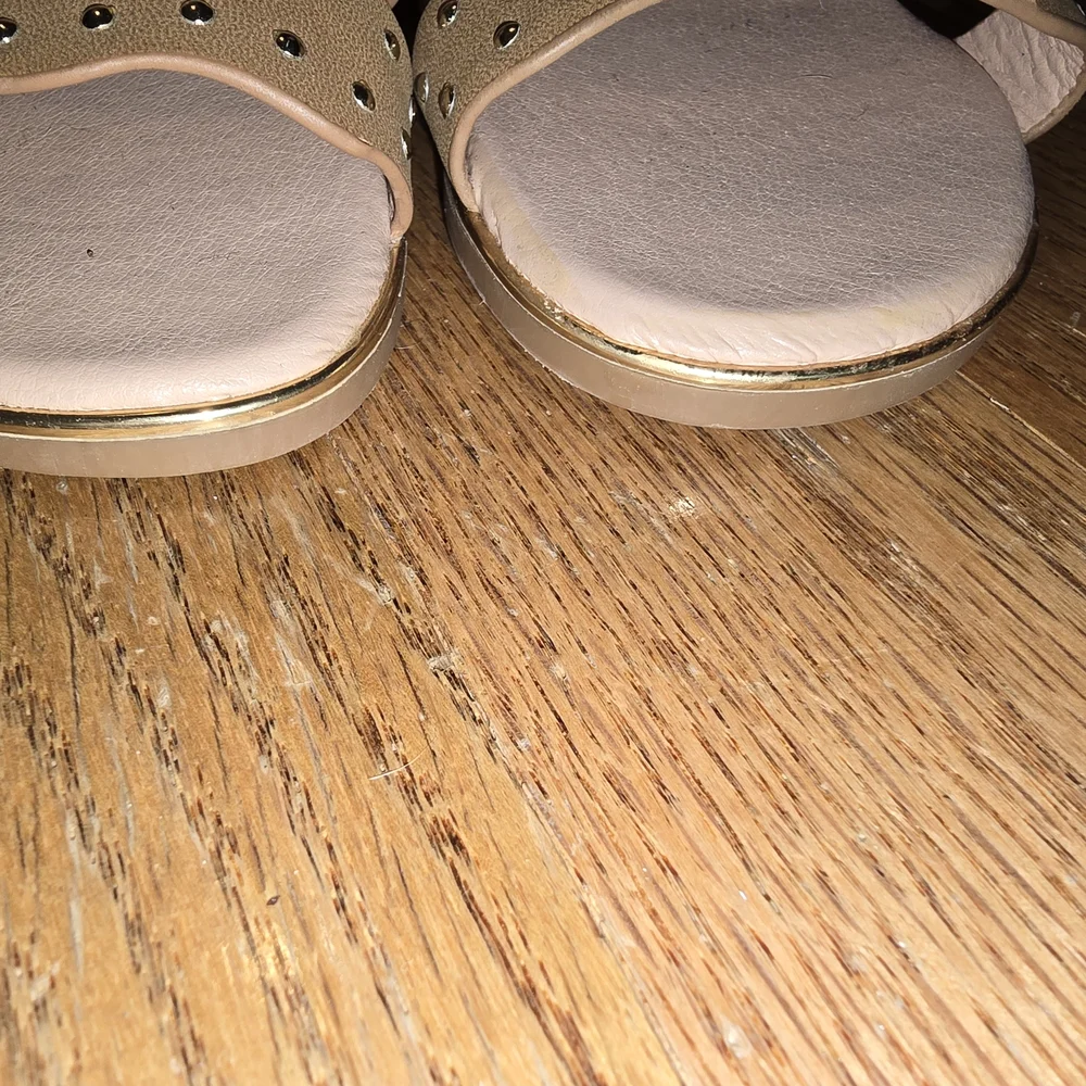 Tan‎ Kids Sandals